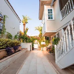 4* Hotell Elegance East
